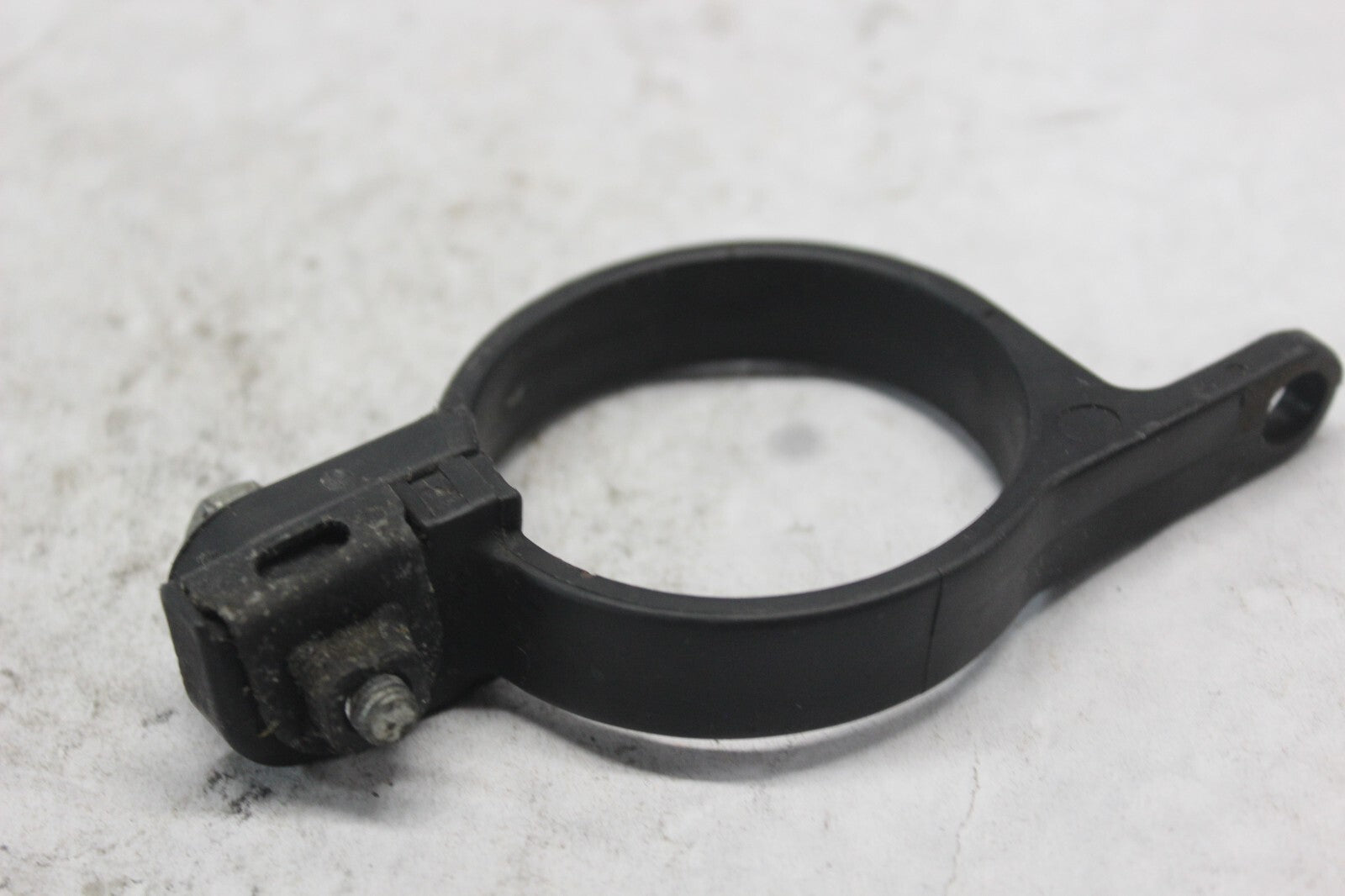 FRONT FENDER MOUNTING STAY RIGHT 61120-MAS-E00 1998 HONDA CBR900RR