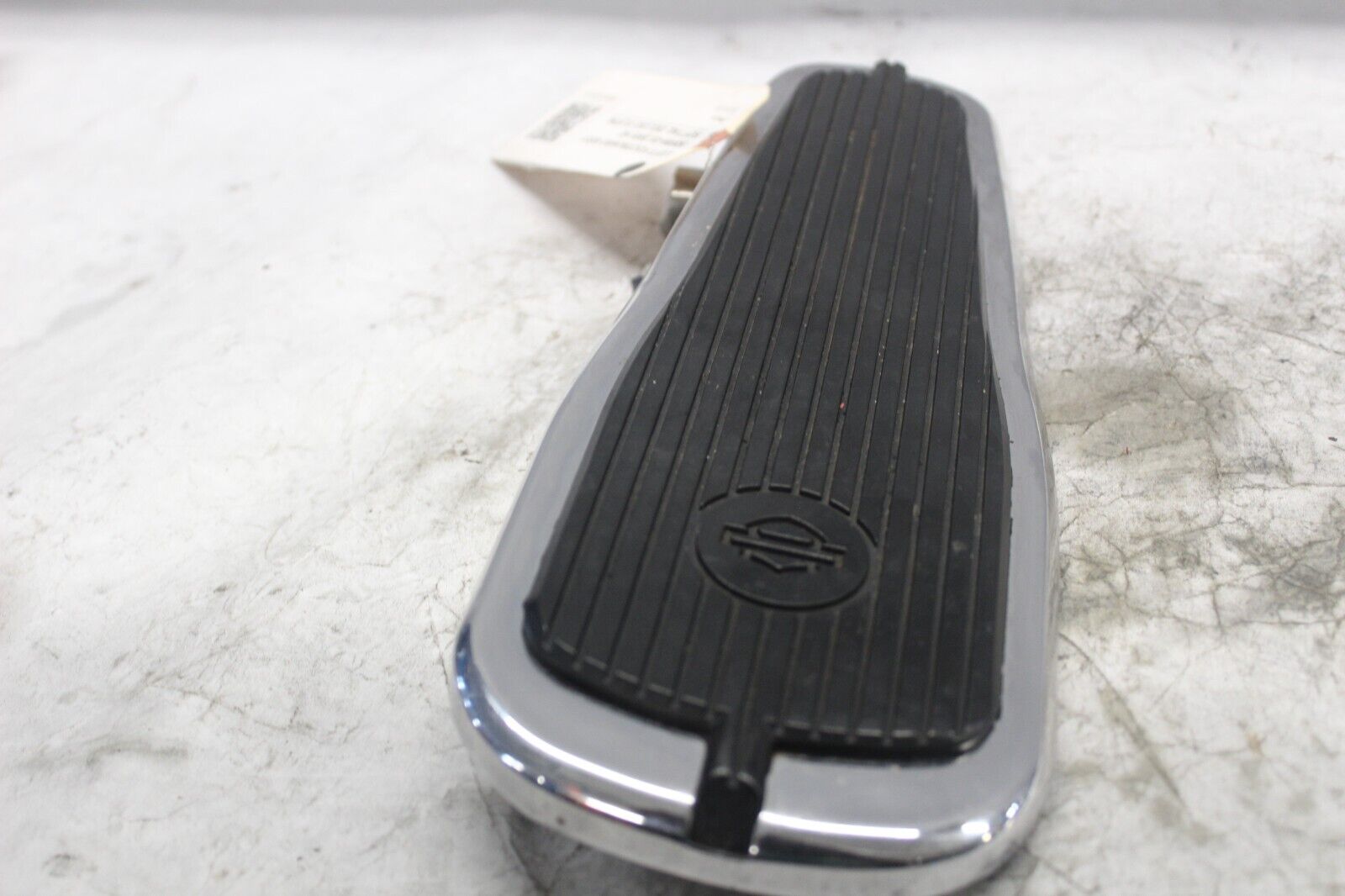 LEFT FOOTBOARD ASSY 50699-05 2005 HD SOFTAIL DELUXE FLSTNI