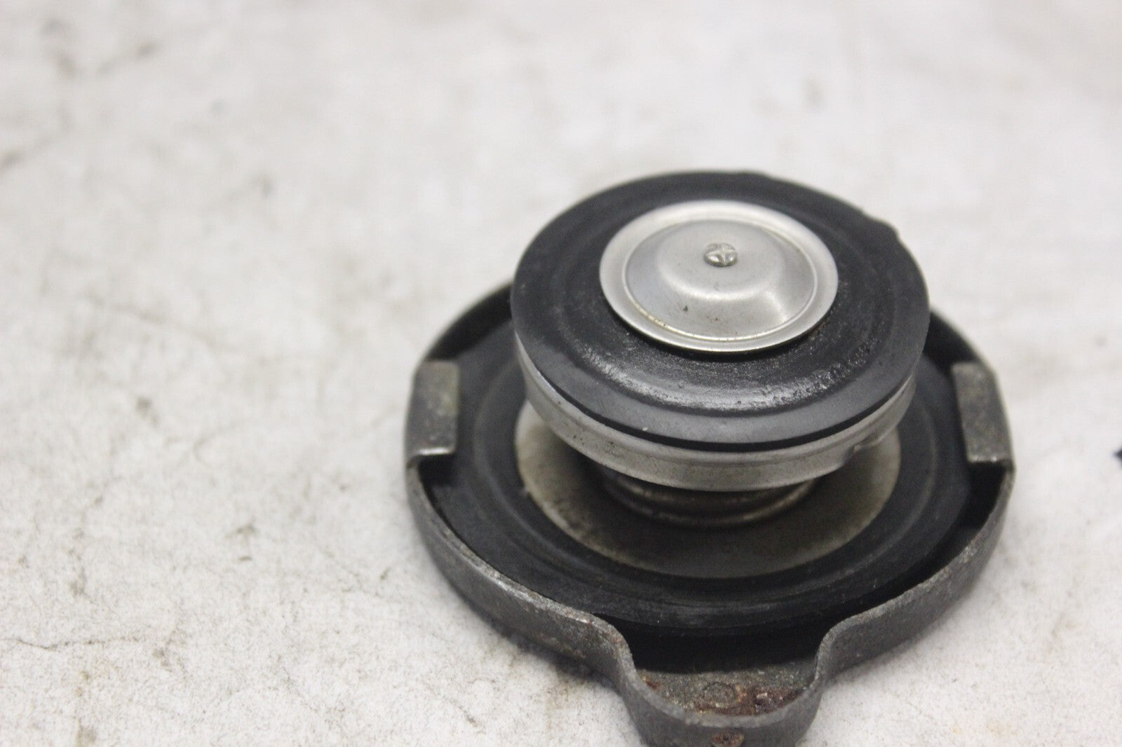RADIATOR CAP 19045-692-003 1982 HONDA GOLDWING GL1100A