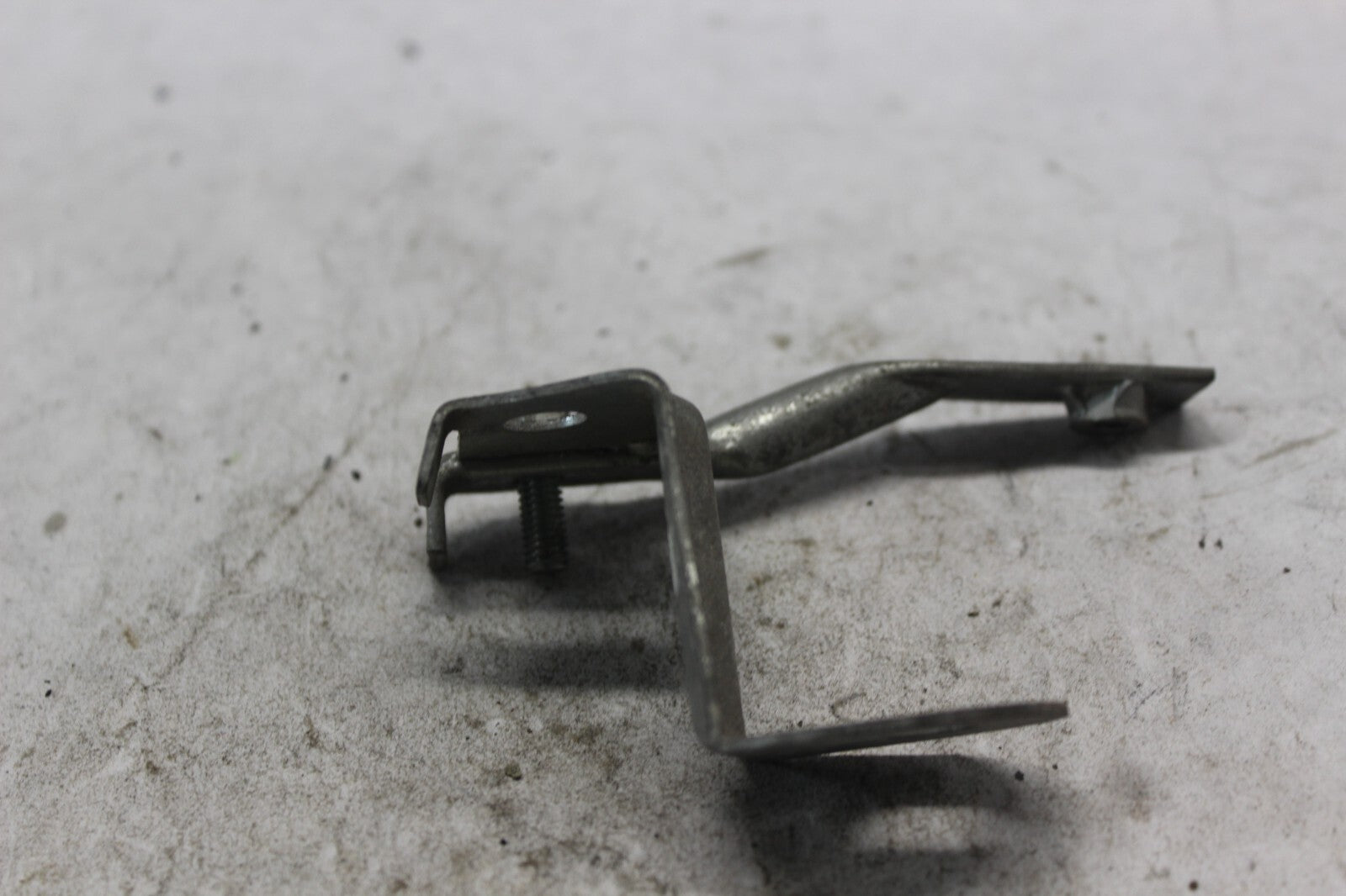 LEFT SIDE COVER STAY 50202-MAE-000 1998 HONDA CBR900RR