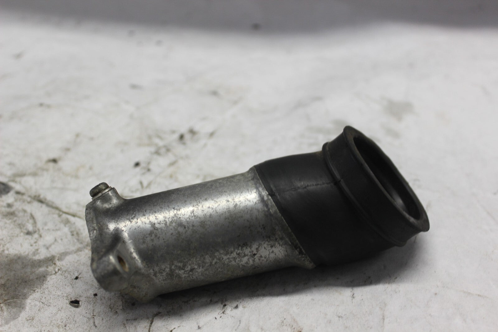 LEFT CARBURETOR INSULATOR 16221-MA1-000 1982 HONDA GL500I SILVERWING