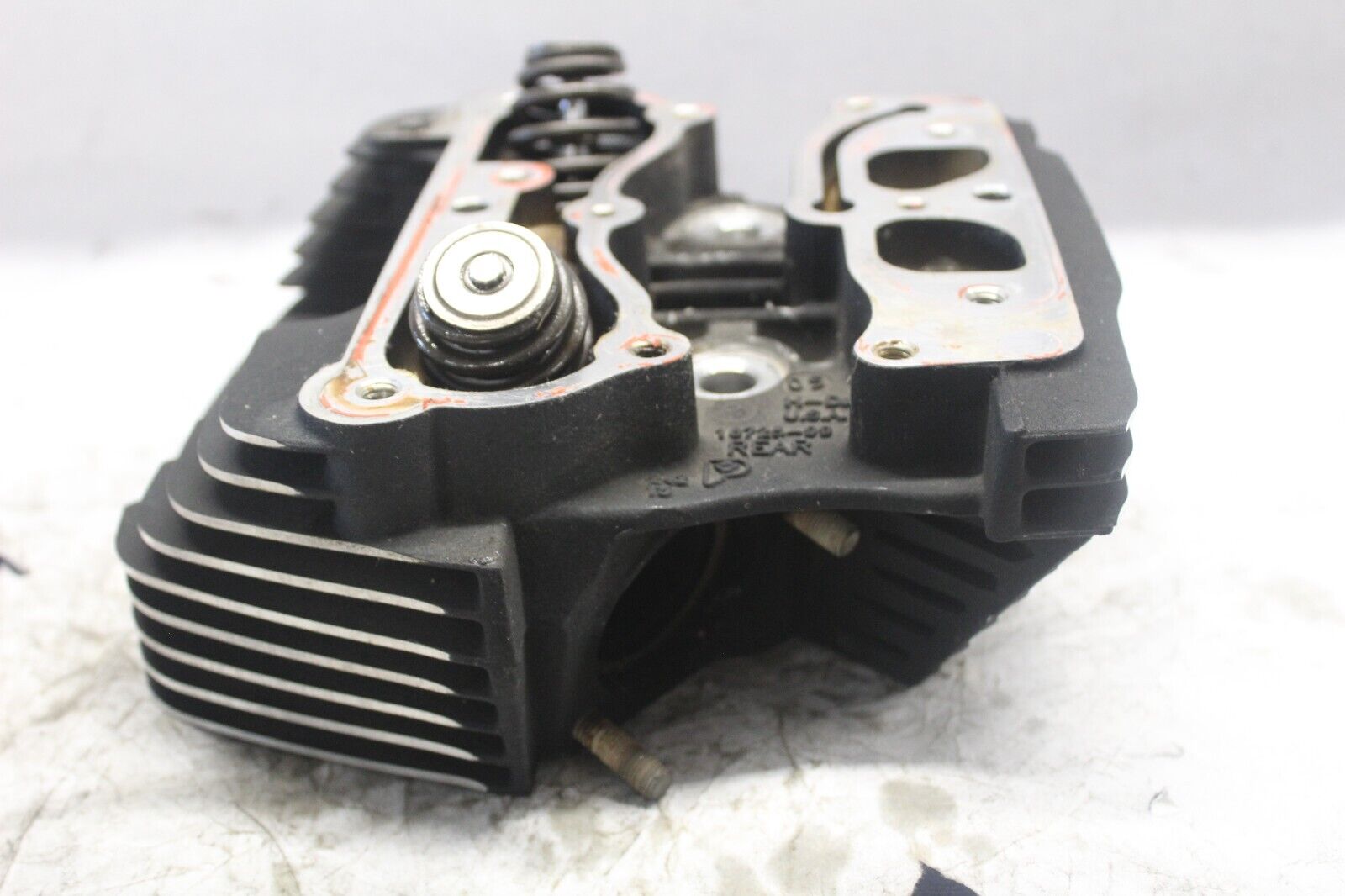 REAR CYLINDER HEAD 16724-05,16725-99 2005 SOFTAIL DELUXE FLSTNI