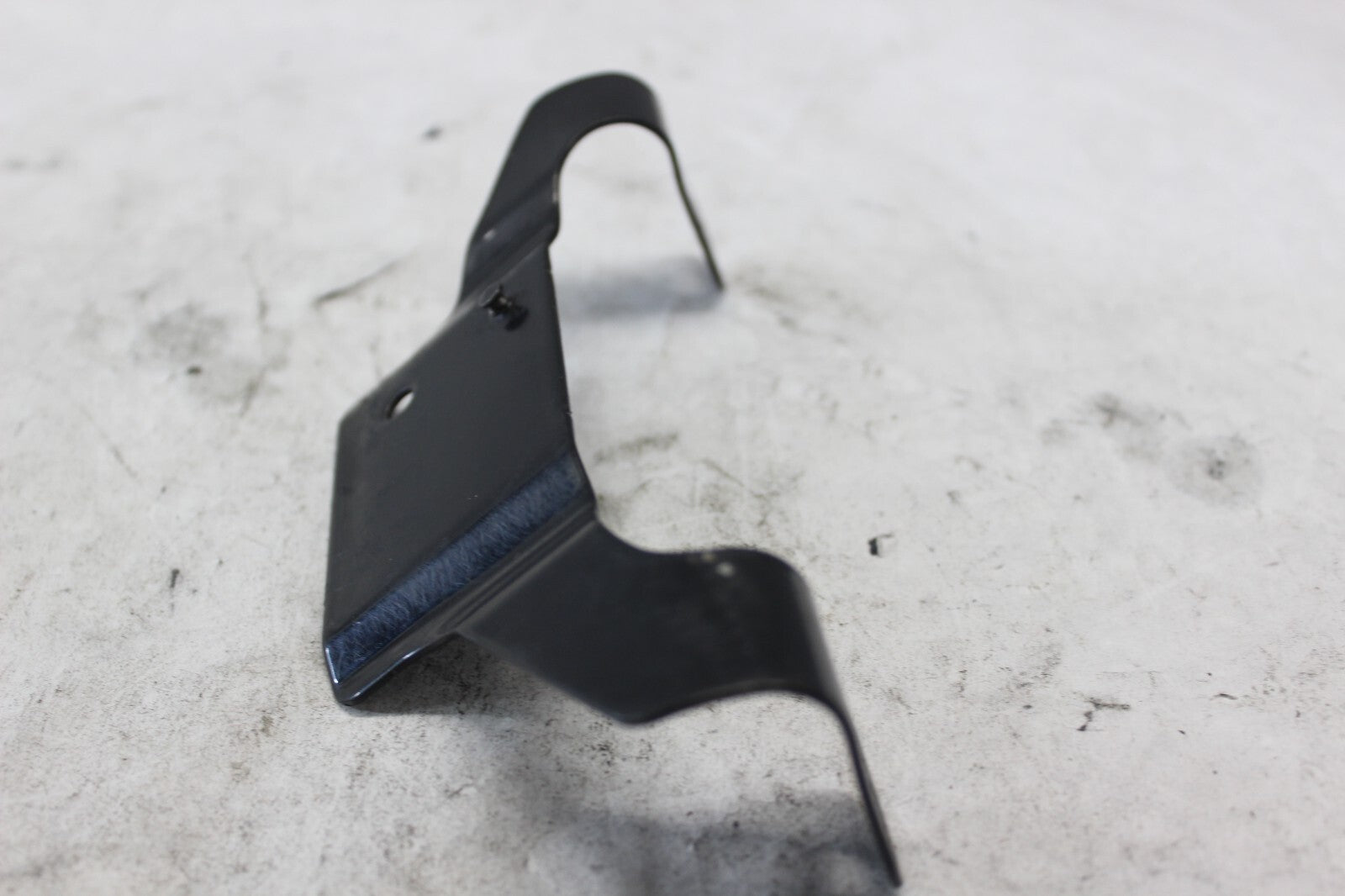 ELECTRICAL CONNECTOR BRACKET 70430-07 2008 H-D ELECTRAGLIDE FLHT