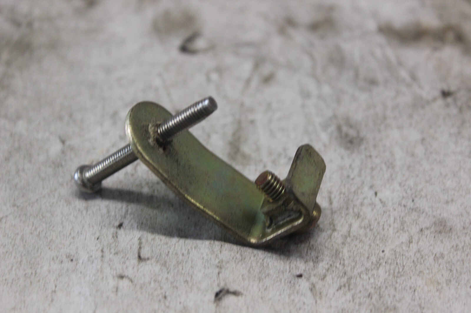 TURN SIGNAL BRACKET 81223-463-770 1982 HONDA GOLDWING GL1100A