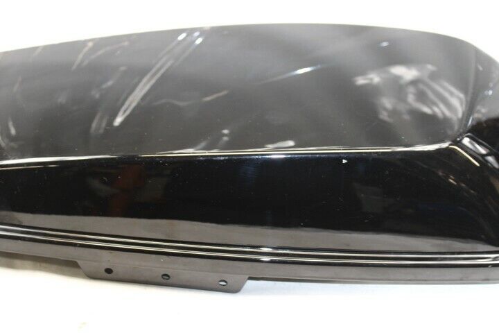 OEM Harley Davidson Gloss Black Saddlebag Lid Right 90200411