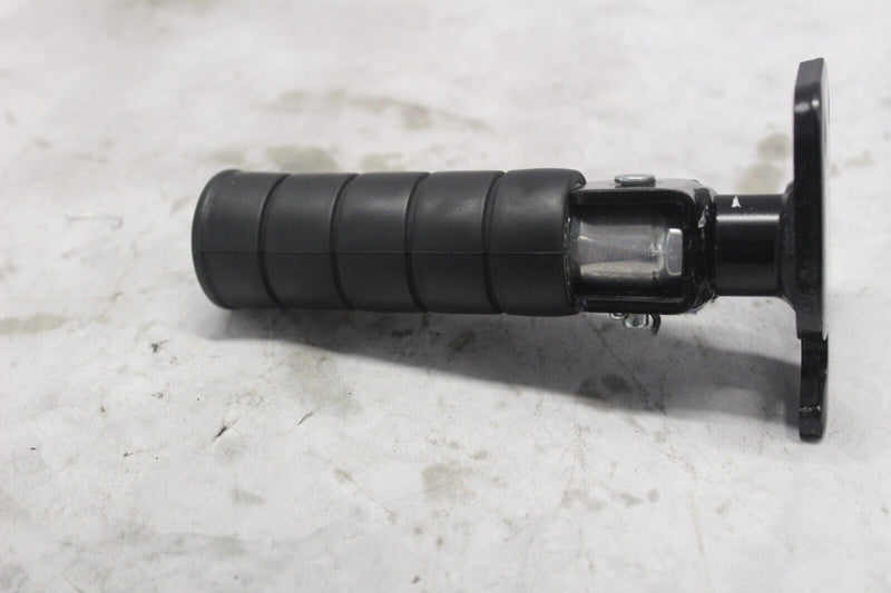 PASSENGER FOOTREST ASSY RIGHT 5EL-27440-00-00 2001 XVS1100A VSTAR CLASSIC