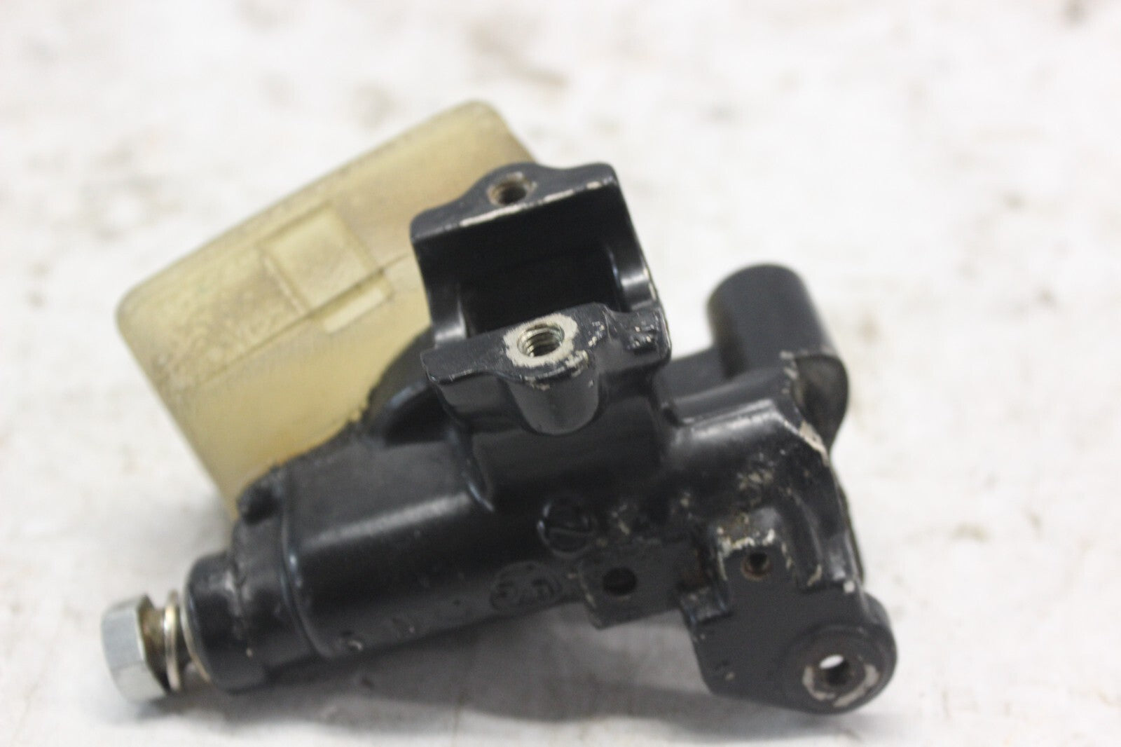 FRONT BRAKE MASTER CYLINDER SEE PICS 45500-MA5-672 1982 HONDA GOLDWING GL1100A