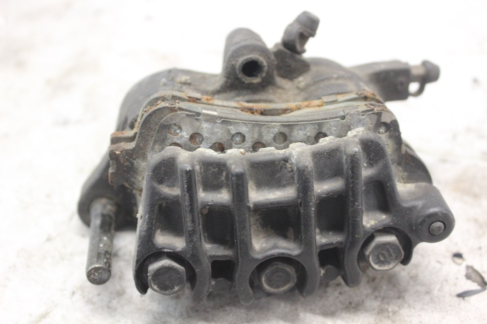 REAR CALIPER ASSY 43150-MCW-D01 2002 HONDA VFR800 INTERCEPTOR