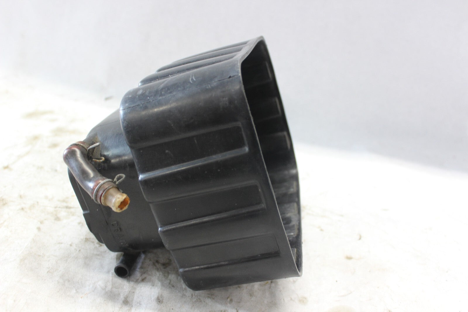 AIR CLEANER HOUSING 17212-463-000 1982 HONDA GOLDWING GL1100A