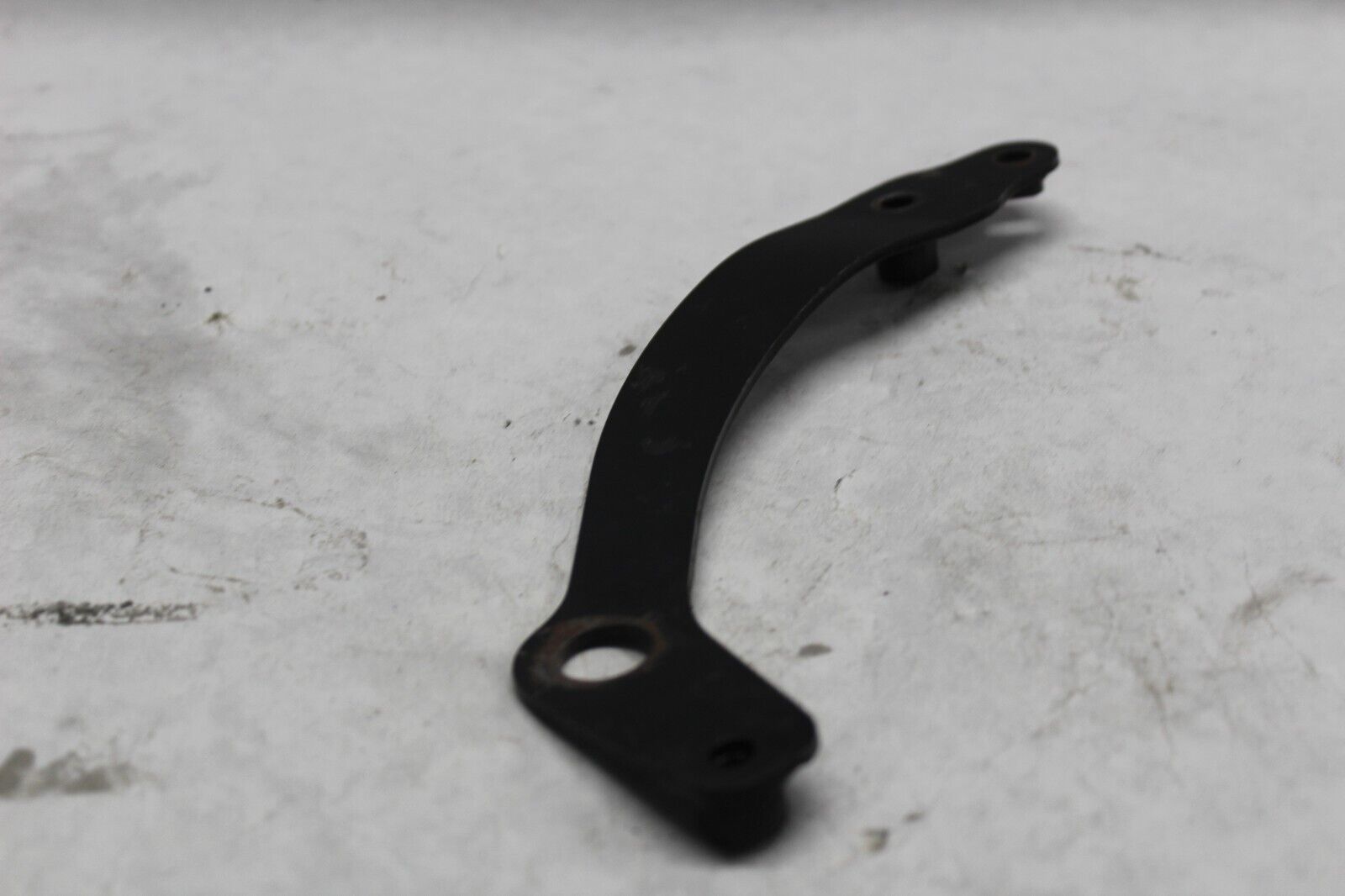 REAR AIR CLEANER BRACKET 13770-41F00 2003 SUZUKI VOLUSIA VL800