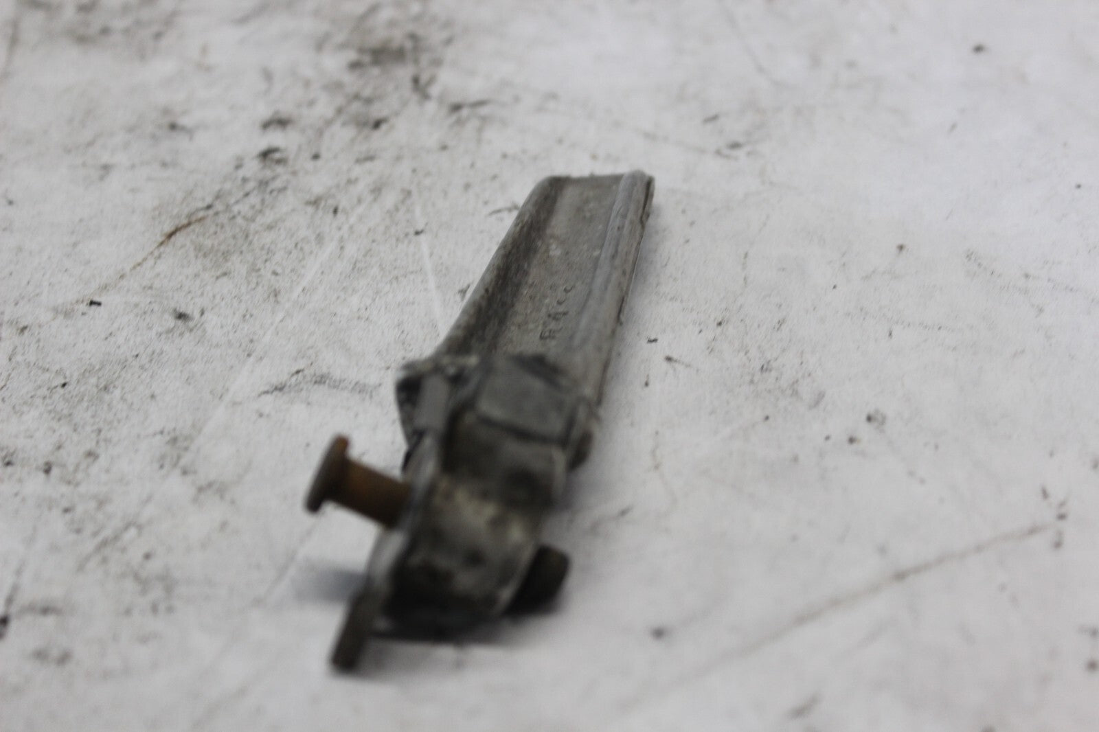 RIGHT PASSENGER FOOTREST BAR 43611-35F00 2002 SUZUKI GSX-R1000