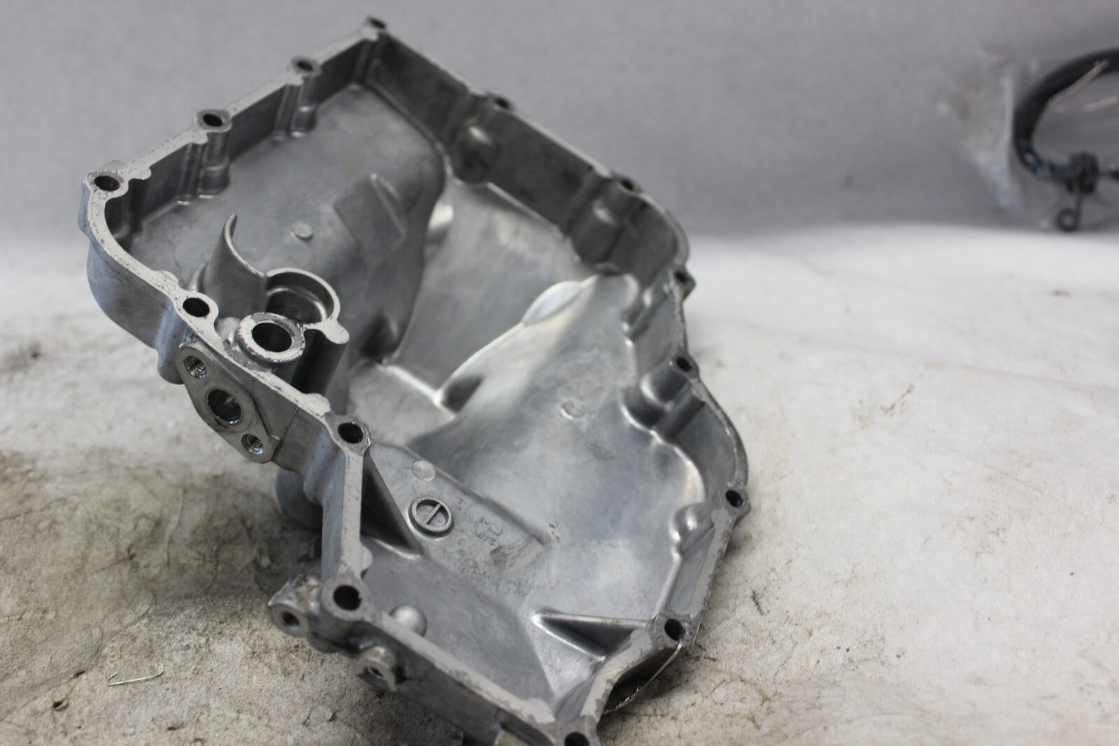 OIL PAN SILVER 11511-24F00 2002 SUZUKI HAYABUSA GSX1300R