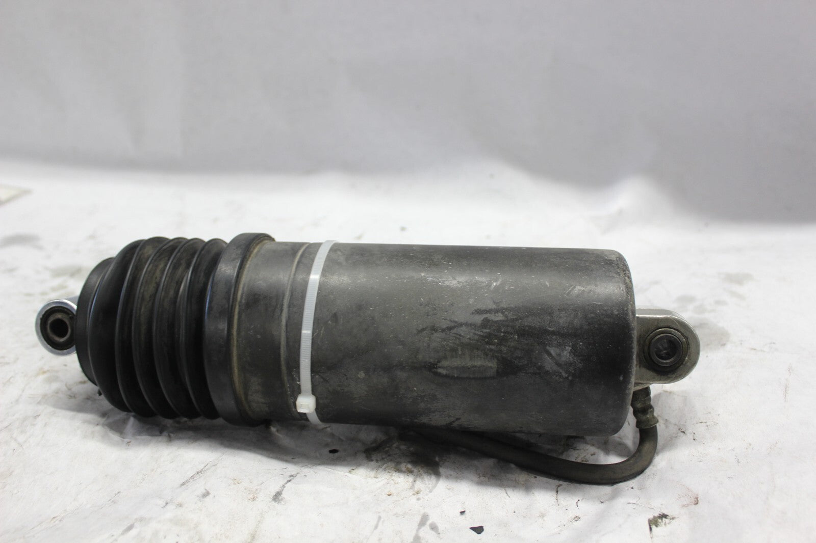 REAR SHOCK ABSORBER W/LINES 52400-MA1-731 1982 HONDA GL500I SILVERWING