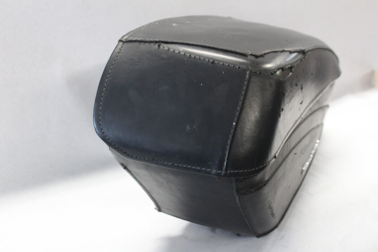 LEFT SADDLEBAG ASSY COMPLETE 91316-04 2005 ROAD KING CUSTOM FLHRSI