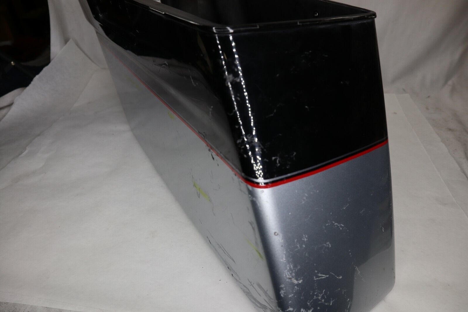 OEM Harley Davidson LEFT Saddlebag Bottom 2011 Ultra FLHTCU Blk/Silver 90753-93