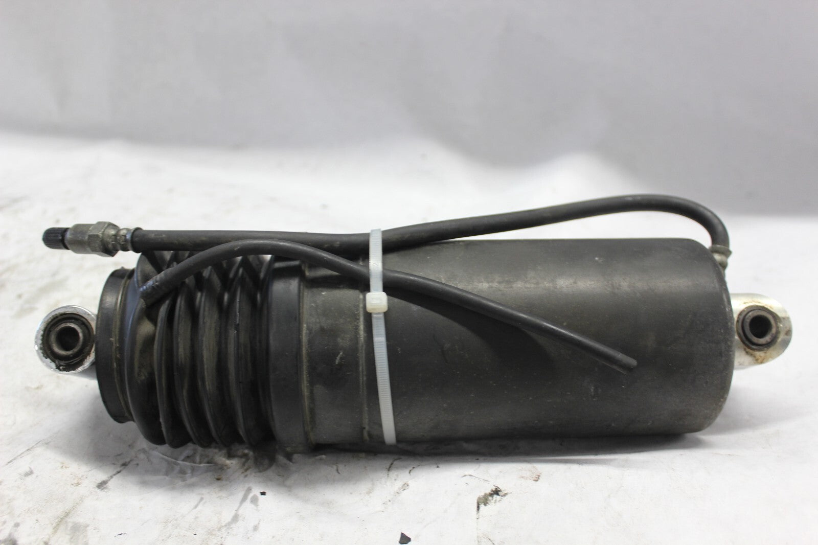 REAR SHOCK ABSORBER W/LINES 52400-MA1-731 1982 HONDA GL500I SILVERWING