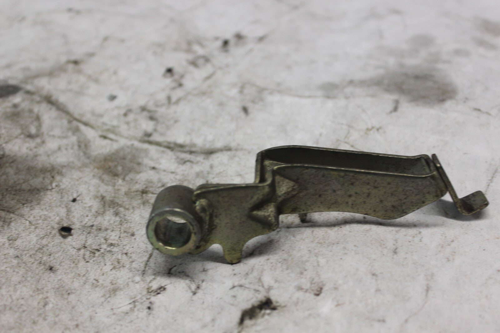 RIGHT SEAT LOCK LEVER 77220-MA1-000 1982 HONDA GL500I SILVERWING