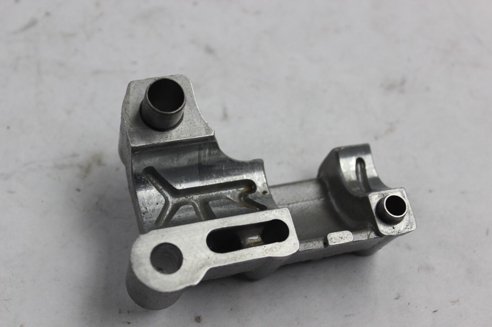 CAMSHAFT HOLDER B 12212-MB4-030 1986 HONDA V65 MAGNA VF1100C