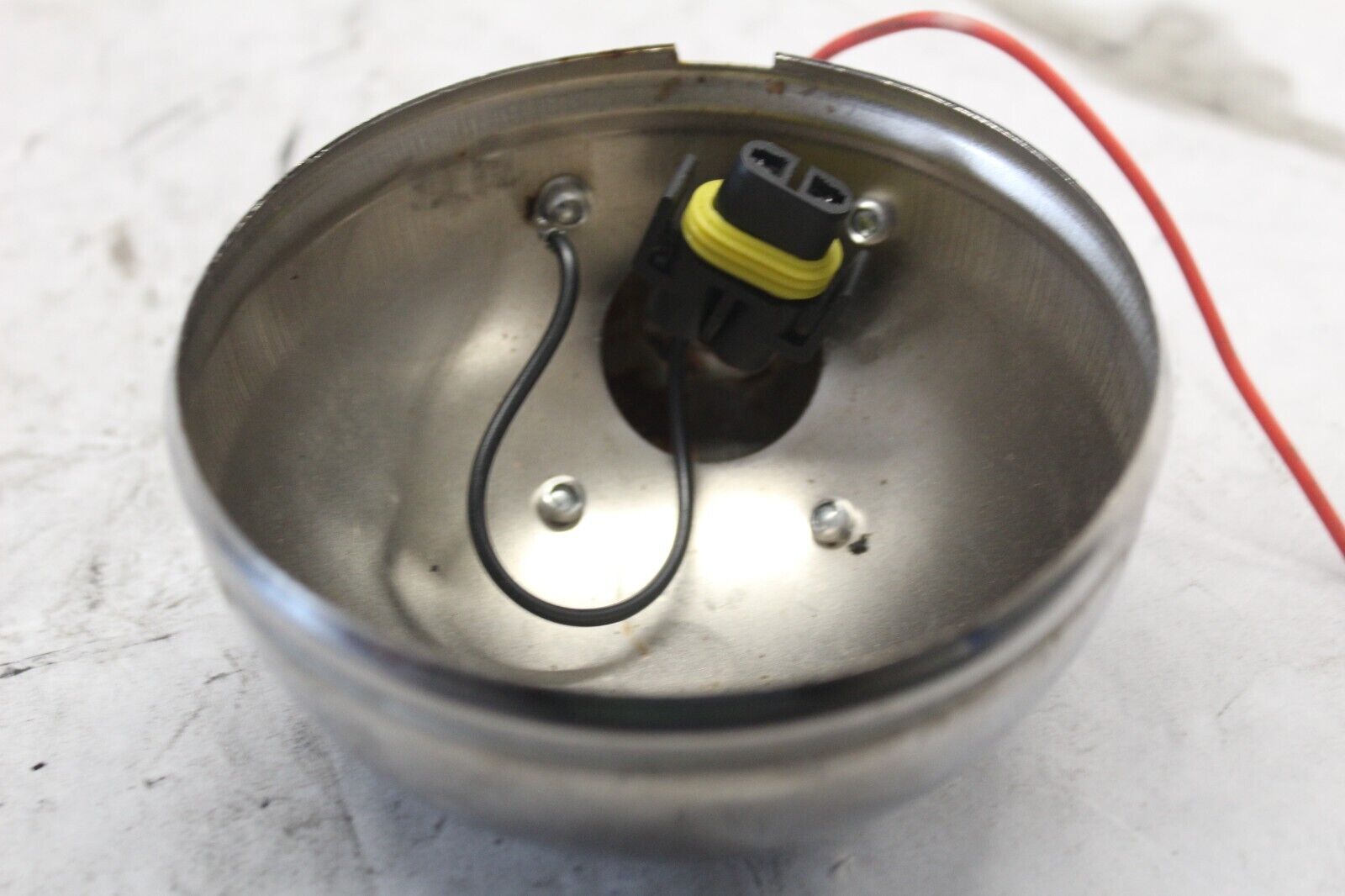 PASSING LAMP HOUSING 68683-02 2005 ROAD KING CUSTOM FLHRSI