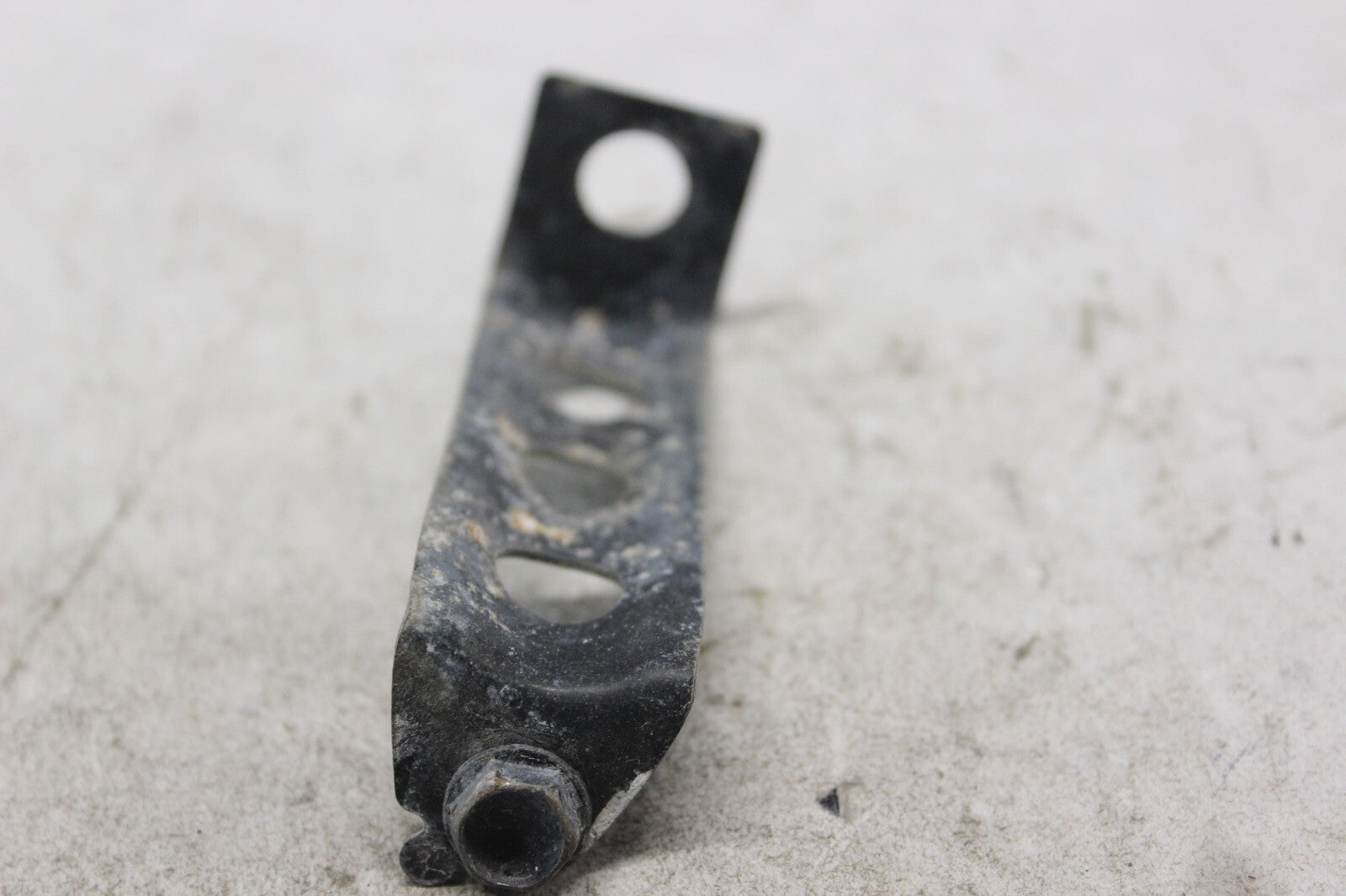 RIGHT MIDDLE COWL STAY 64531-MW0-000 1998 HONDA CBR900RR