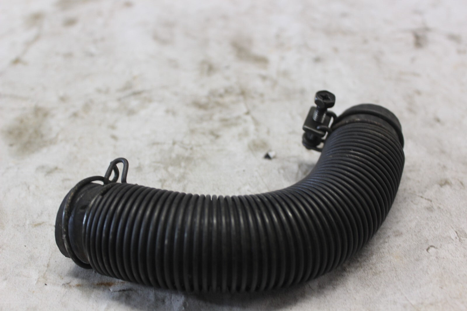 UPPER WATER HOSE 19501-431-000 1982 HONDA GOLDWING GL1100A