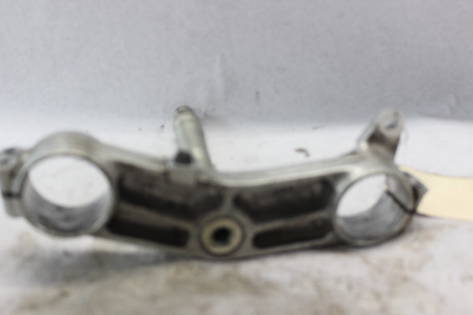 LOWER STEERING STEM BRACKET 51410-24F00 2002 SUZUKI HAYABUSA GSX1300R