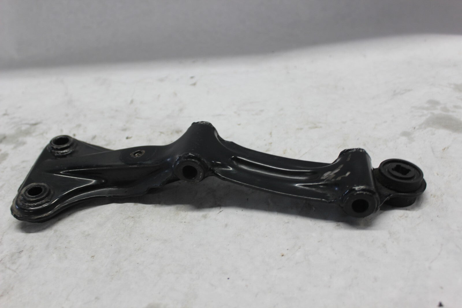 RIGHT FRONT ENGINE HANGER BRACKET 50310-MA1-000 1982 HONDA GL500I SILVERWING