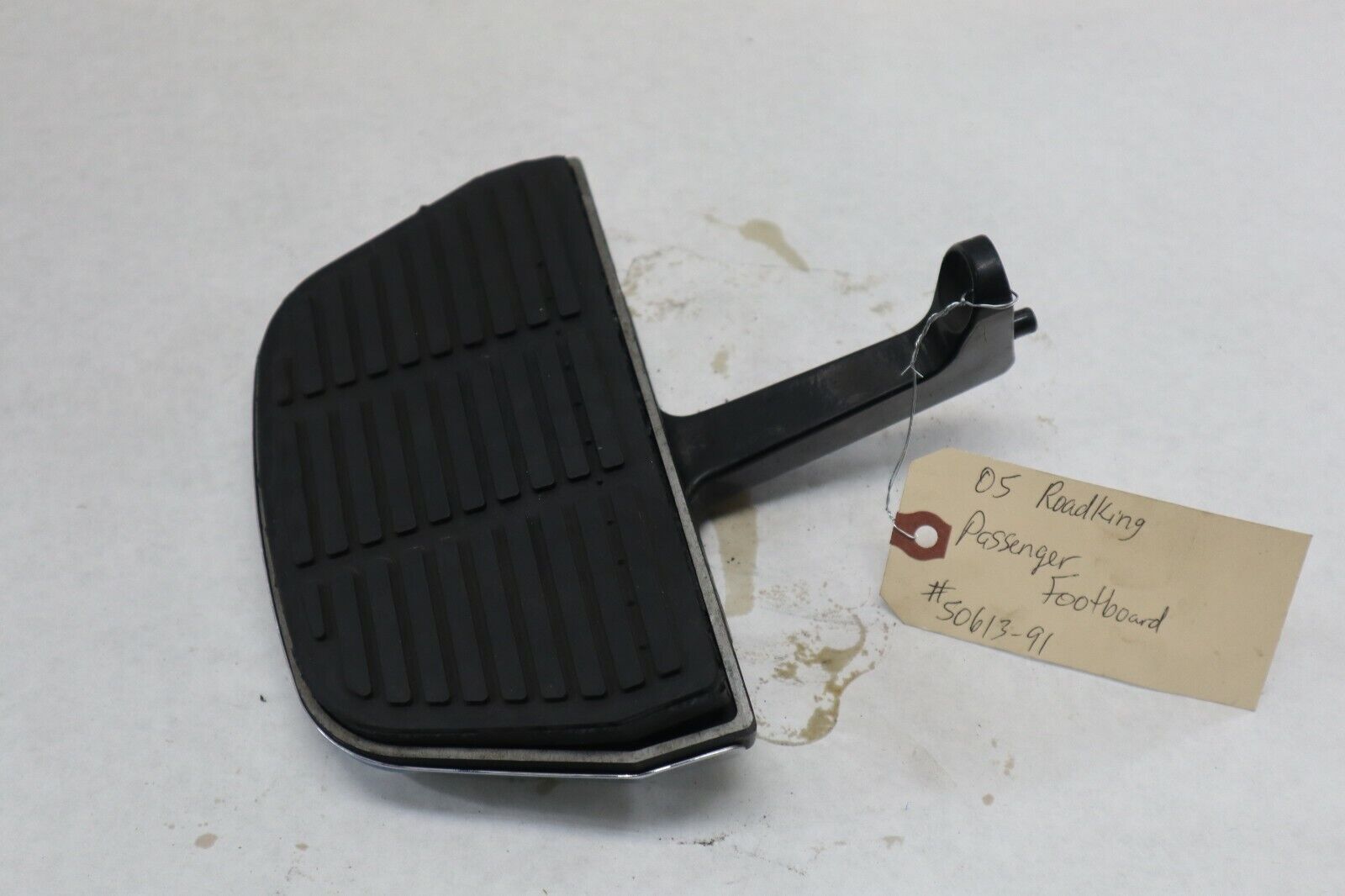 OEM Harley Davidson Passenger Footboard Floorboard 2005 Road King Blk/Red