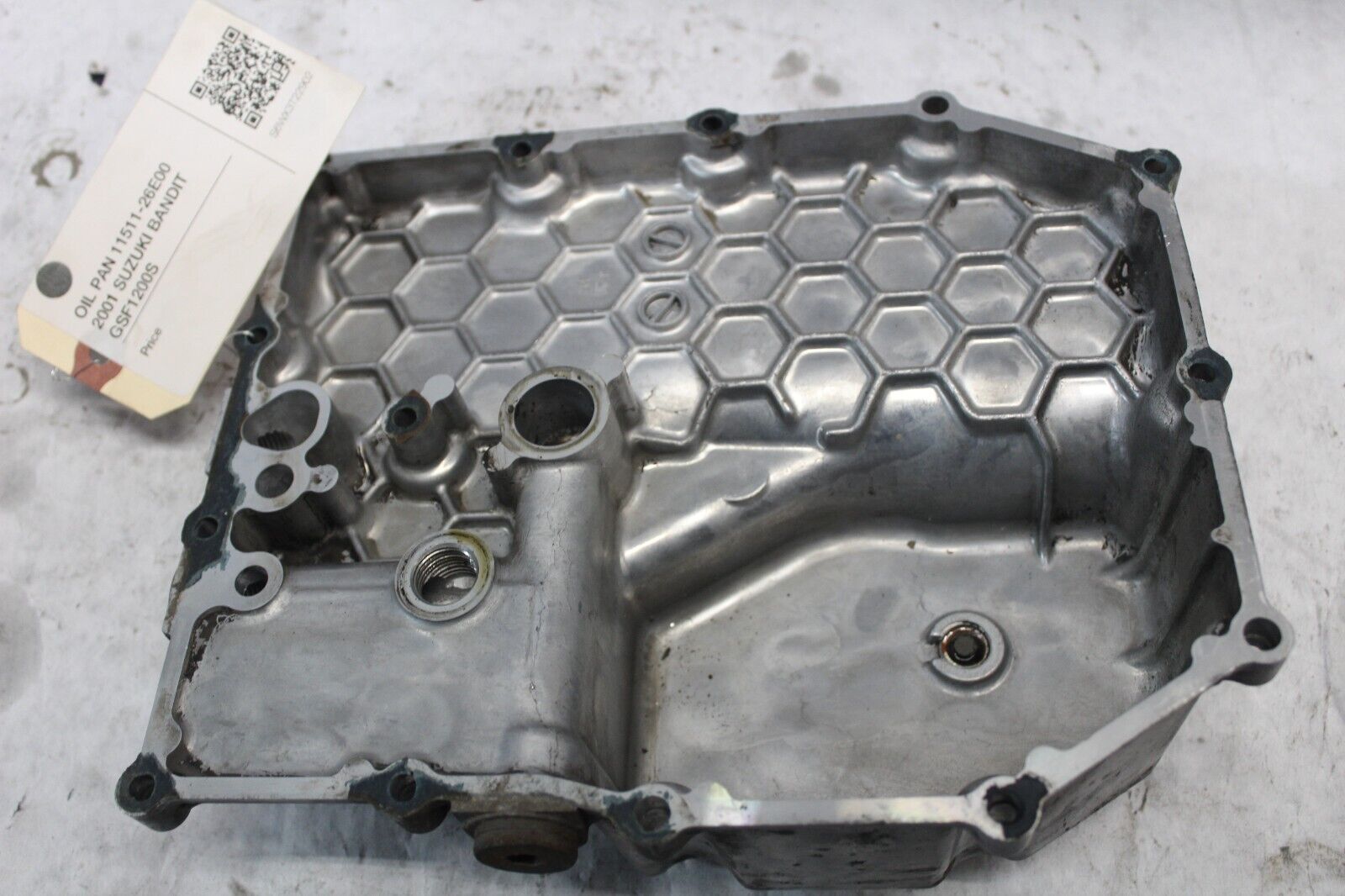 OIL PAN 11511-26E00 2001 SUZUKI BANDIT GSF1200S