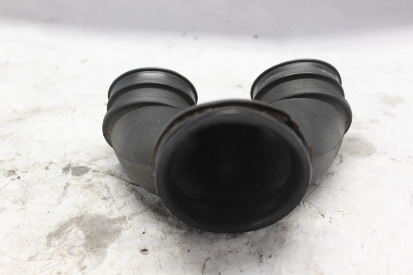 AIR CLEANER CONNECTING TUBE 17254-MA1-300 1982 HONDA GL500I SILVERWING