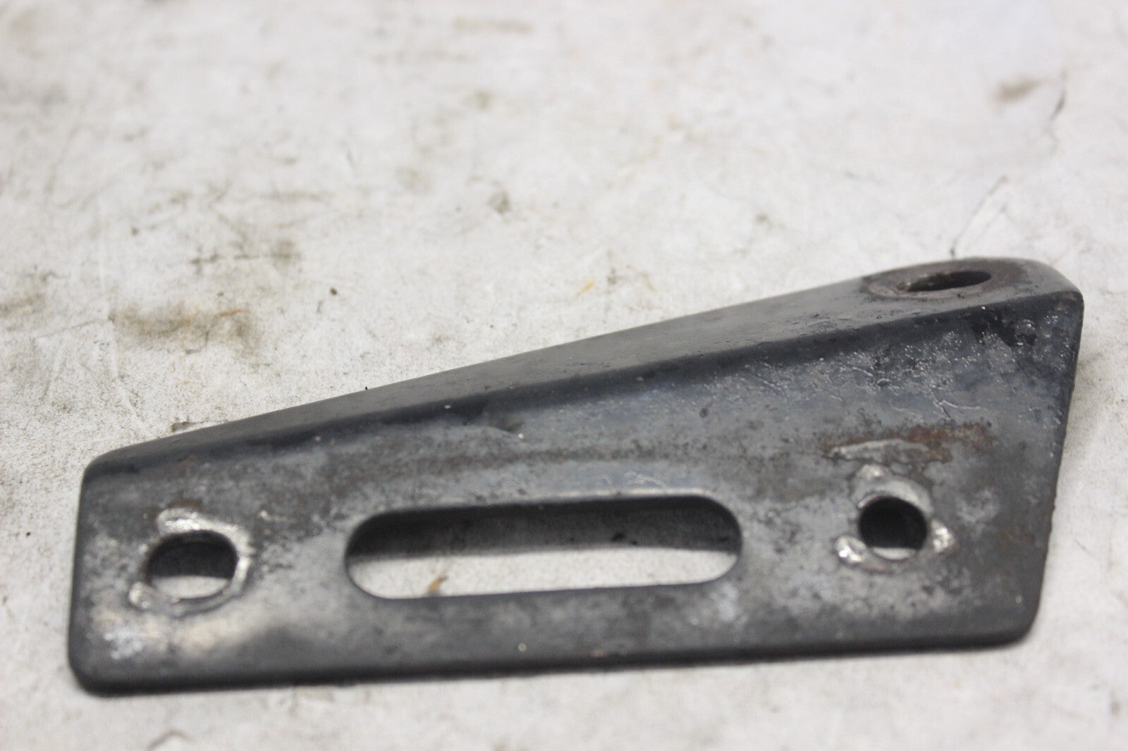 RIGHT MUFFLER BRACKET 18340-463-000 1982 HONDA GOLDWING GL1100A