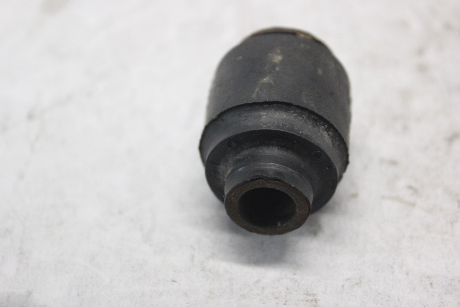 MOUNTING RUBBER E 50205-MAH-000 1998 HONDA CBR900RR