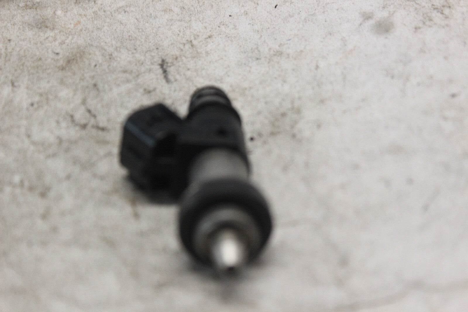 FUEL INJECTOR 15710-24F00 2002 SUZUKI HAYABUSA GSX1300R