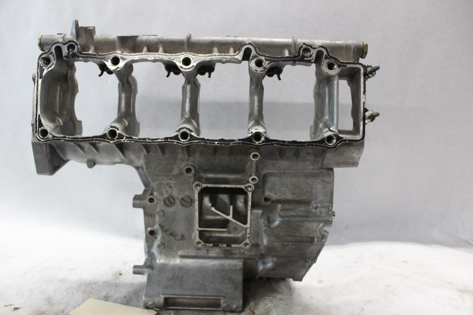 CRANKCASE TOP ASSY 11302-24811 2002 SUZUKI HAYABUSA GSX1300R