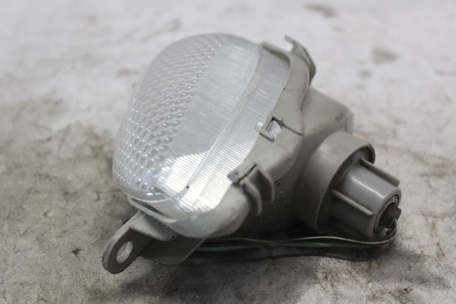 FRONT RIGHT TURN SIGNAL ASSY 35601-24F00 2002 SUZUKI HAYABUSA GSX1300R