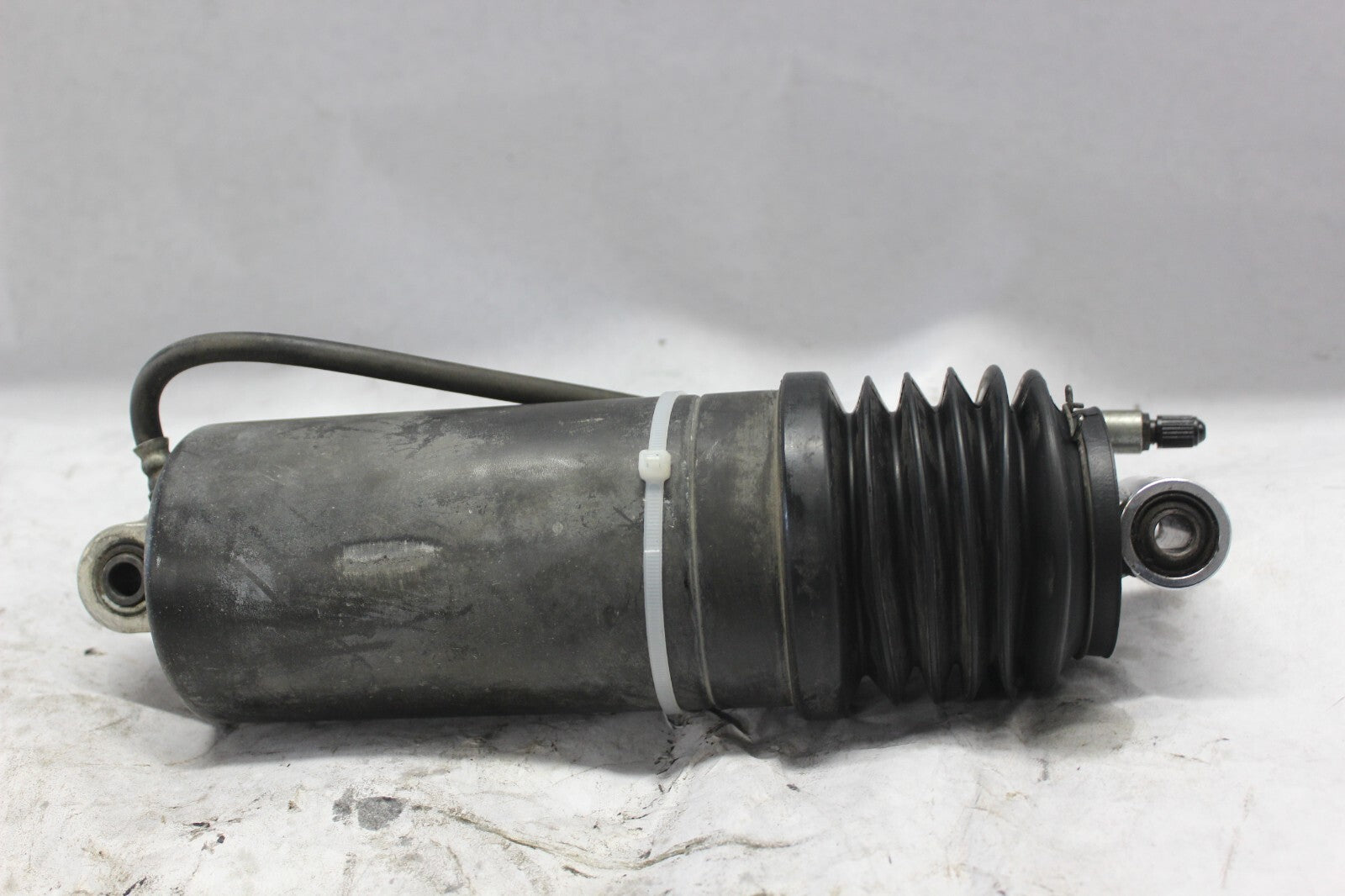 REAR SHOCK ABSORBER W/LINES 52400-MA1-731 1982 HONDA GL500I SILVERWING