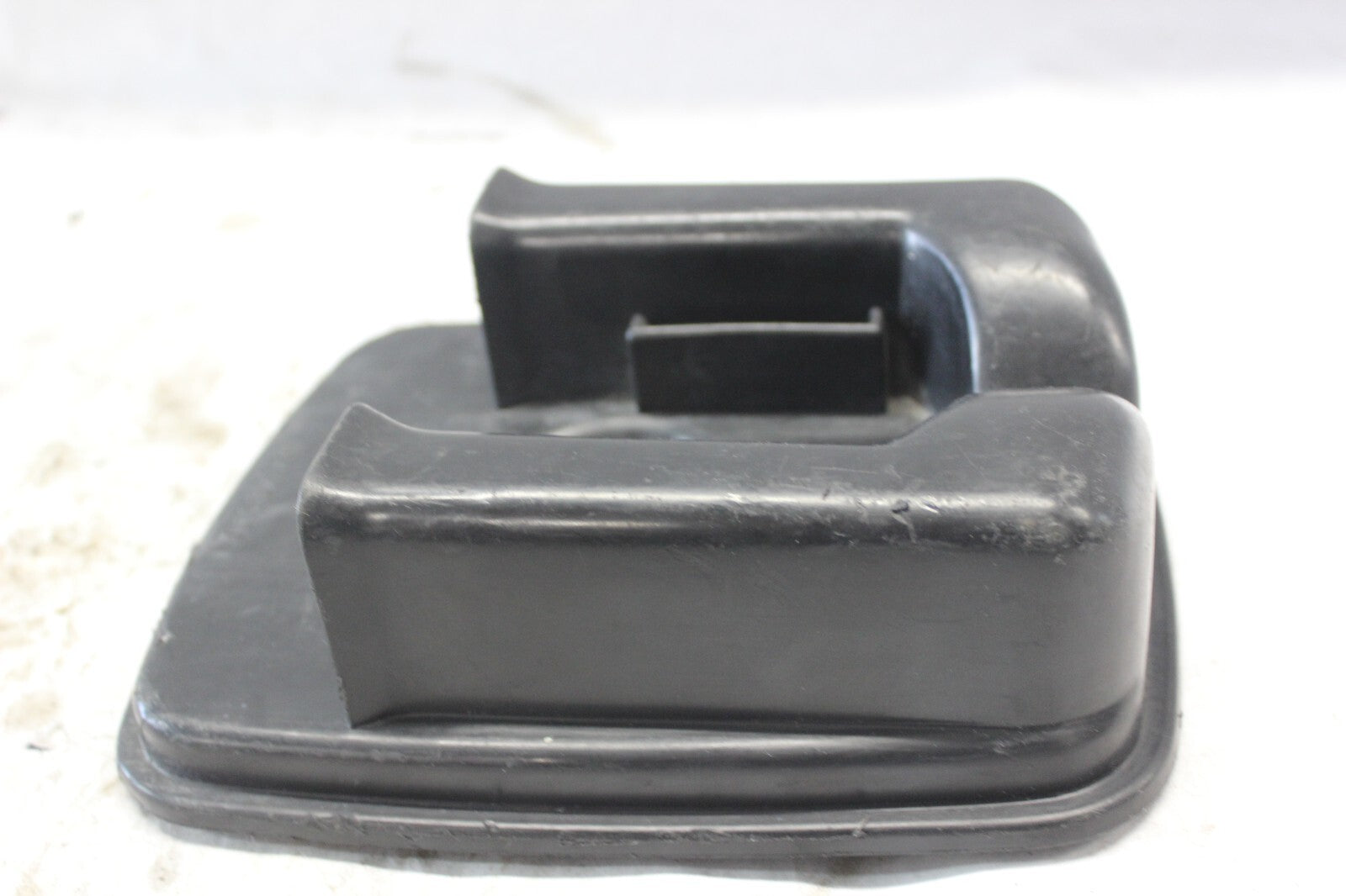 AIR CLEANER COVER 17231-MB9-000 1982 HONDA GOLDWING GL1100A