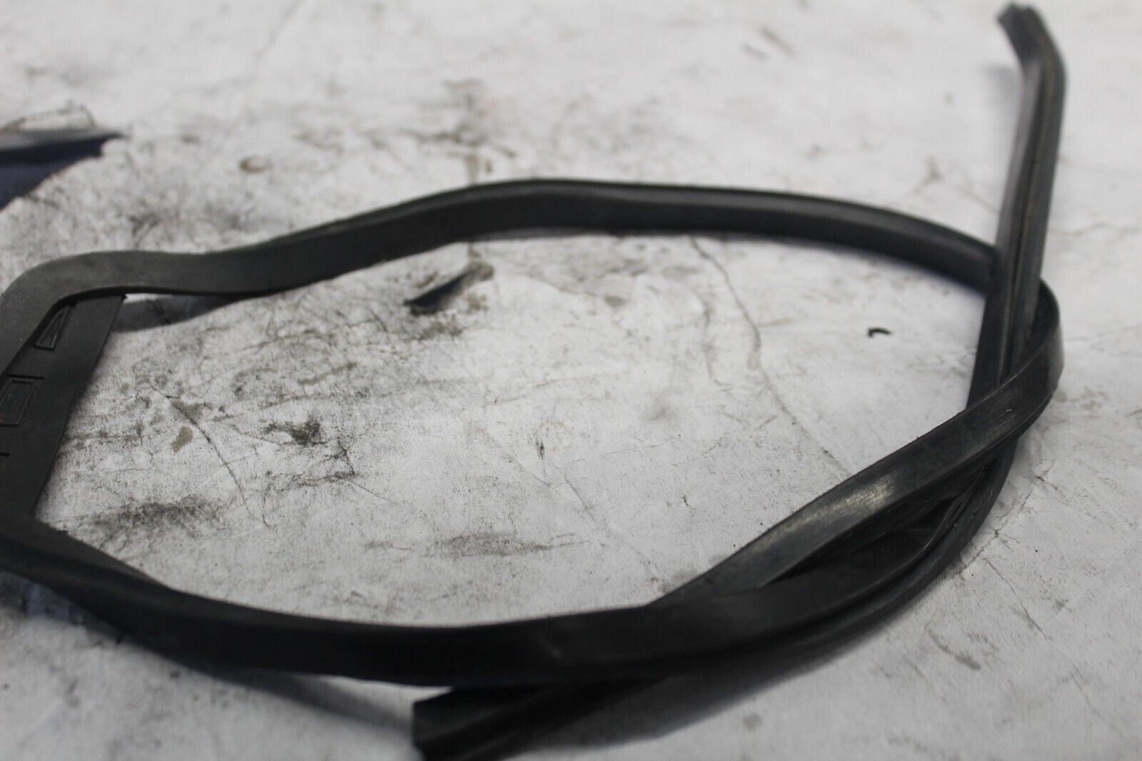 INSTRUMENT PANEL TRIM 71010-04 2005 ROAD KING CUSTOM FLHRSI