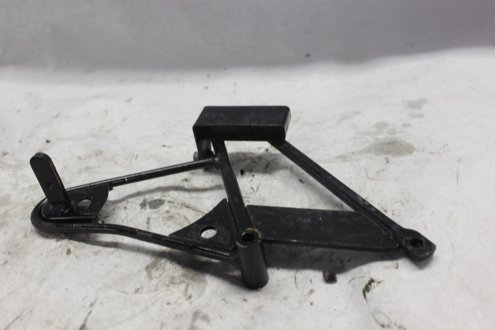 LEFT REAR TURN SIGNAL BRACKET 33660-MA1-770  1982 HONDA GL500I SILVERWING
