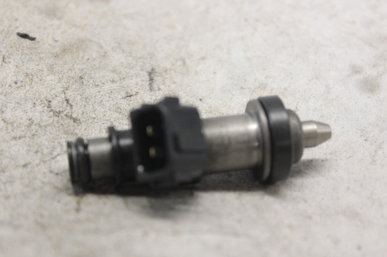 FUEL INJECTOR 15710-24F00 2002 SUZUKI HAYABUSA GSX1300R