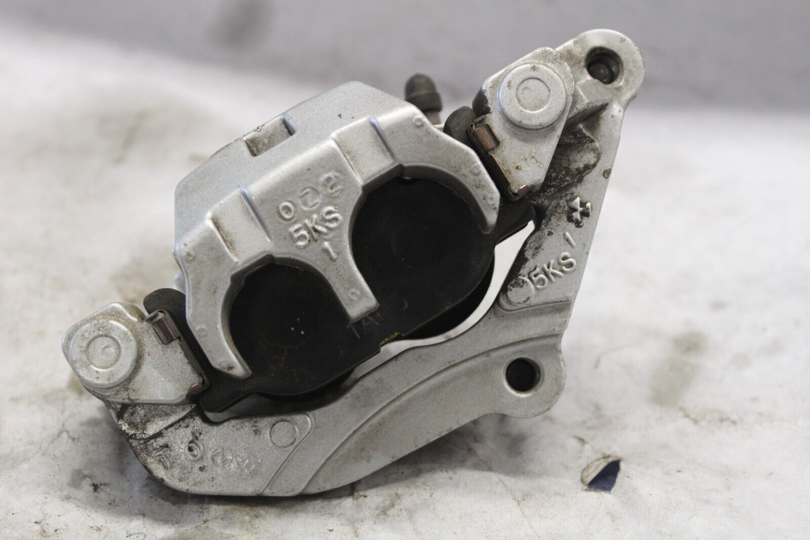FRONT CALIPER ASSY LEFT 5KS-2580T-00-00 2001 XVS1100A VSTAR CLASSIC