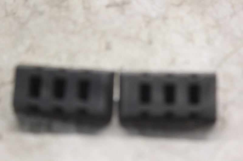 SEAT SIDE CUSHION 2PCS 45149-45330 2002 SUZUKI HAYABUSA GSX1300R