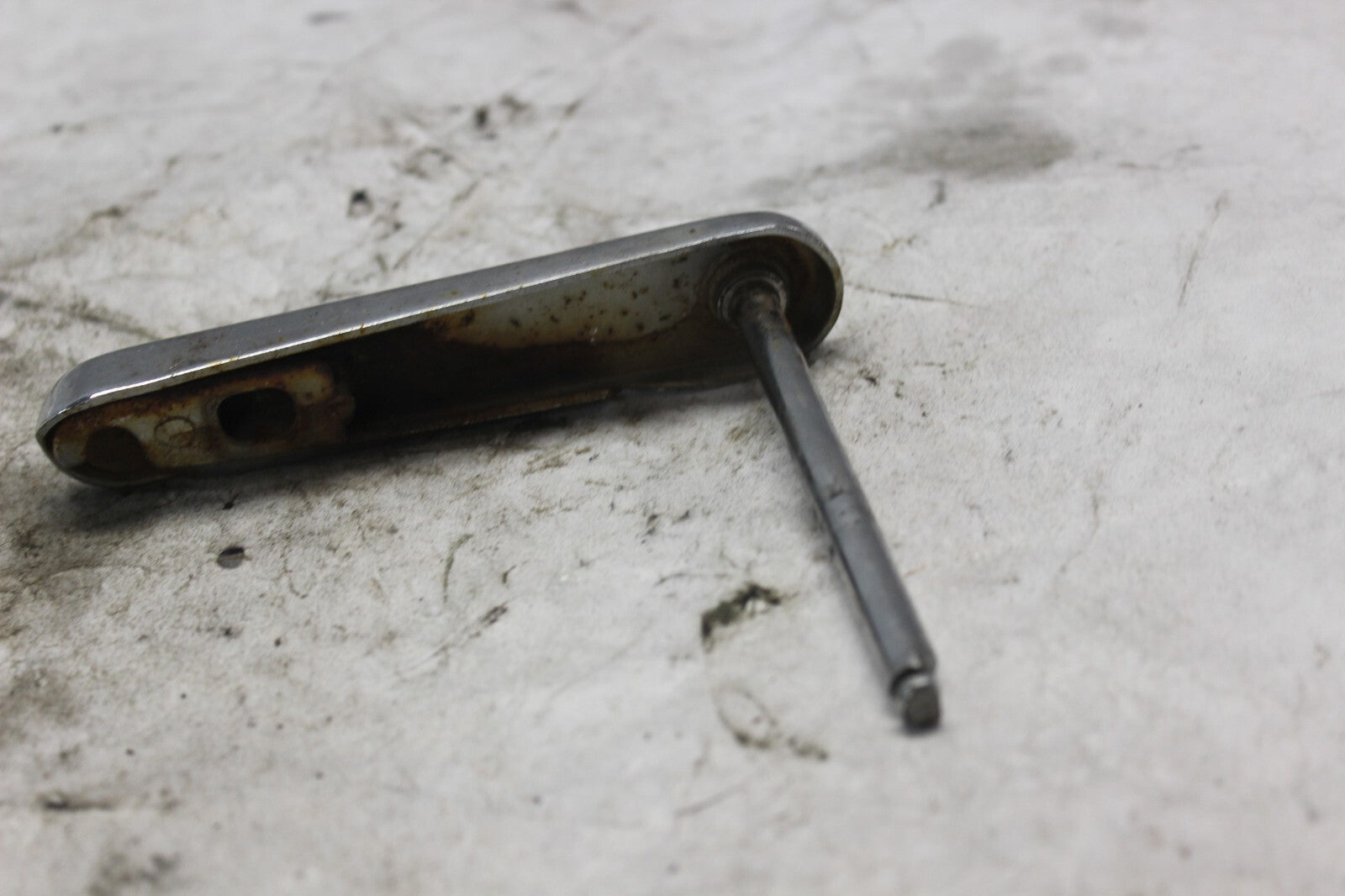 LEFT SEAT LOCK SHAFT 77229-MA1-730 1982 HONDA GL500I SILVERWING