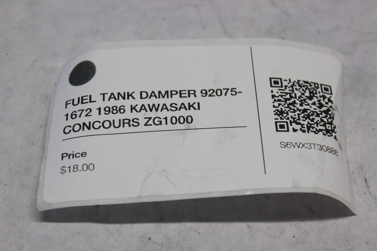 FUEL TANK DAMPER 92075-1672 1986 KAWASAKI CONCOURS ZG1000