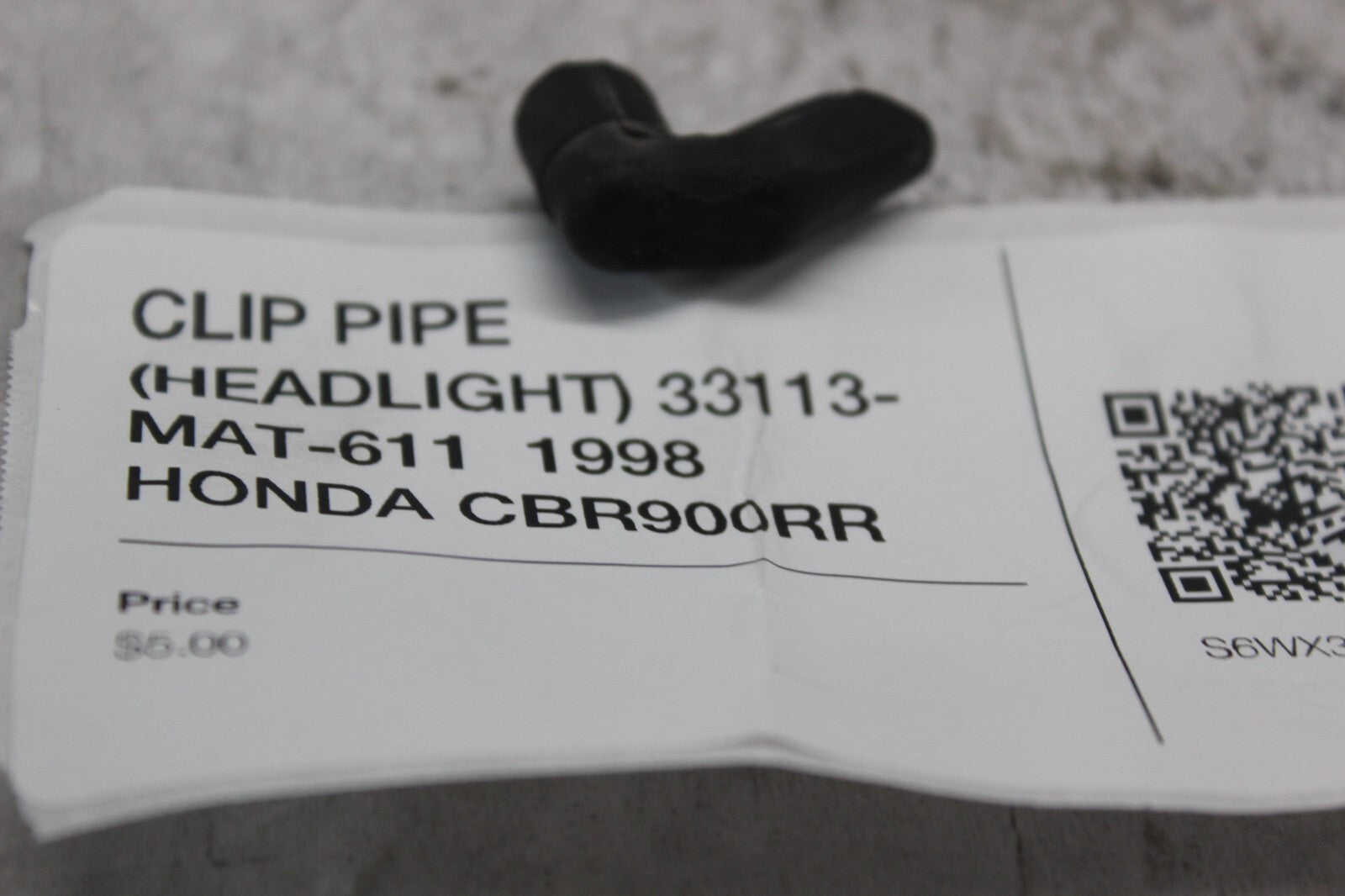 CLIP PIPE (HEADLIGHT) 33113-MAT-611  1998 HONDA CBR900RR