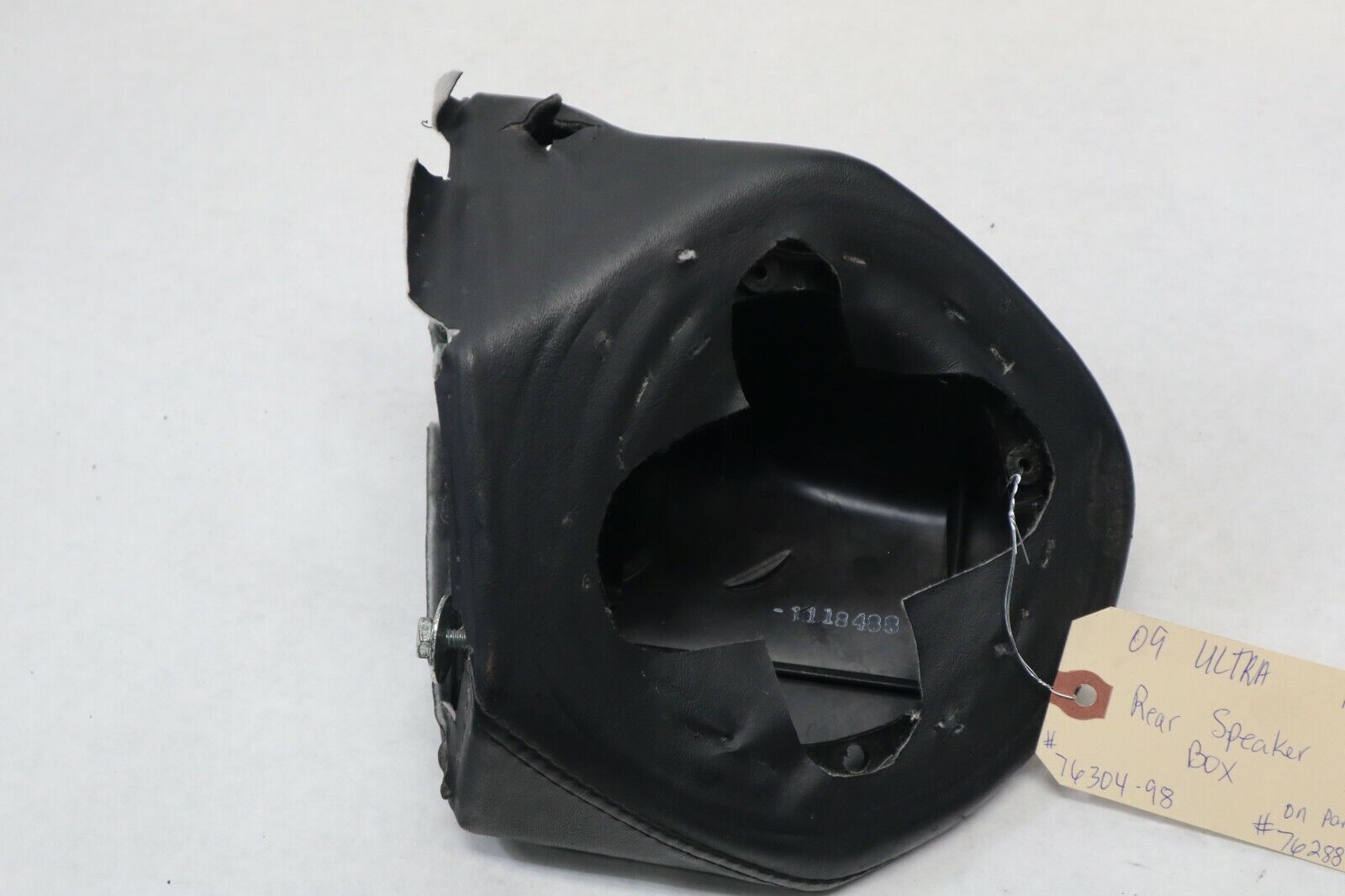 OEM Harley Davidson Tour Pak Speaker Box RIGHT 2009 Ultra Royal 76288-11