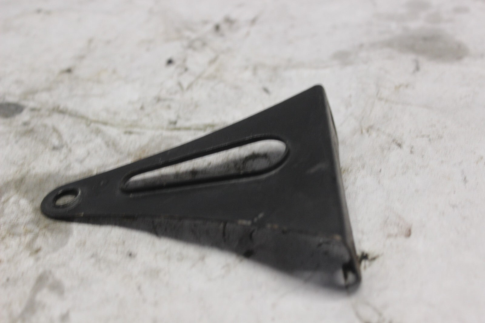 LEFT RADIATOR COVER STAY 19042-MA1-770 1982 HONDA GL500I SILVERWING