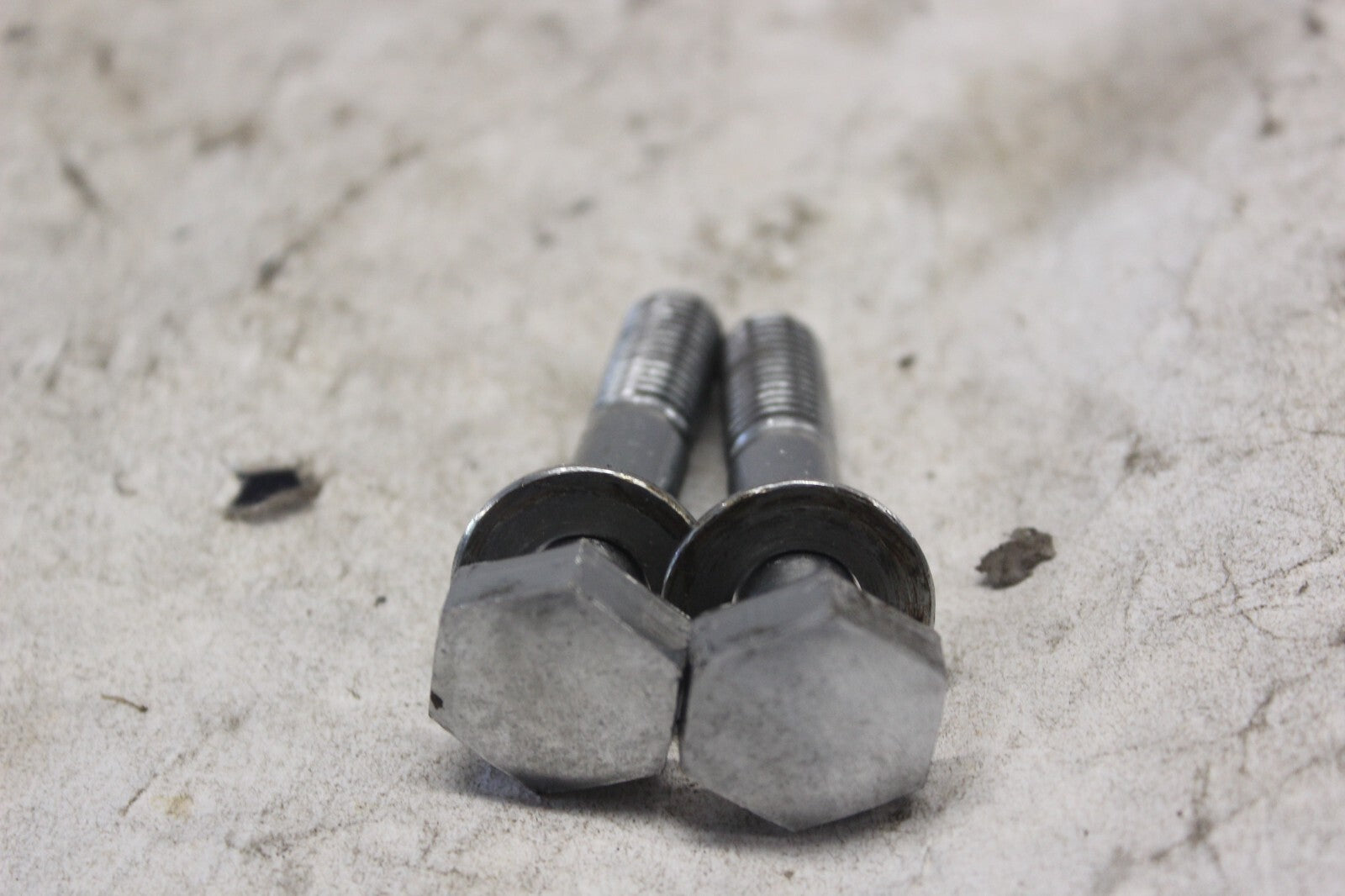 FRONT CALIPER BOLT 2PCS 90123-MB9-870 1982 HONDA GOLDWING GL1100A