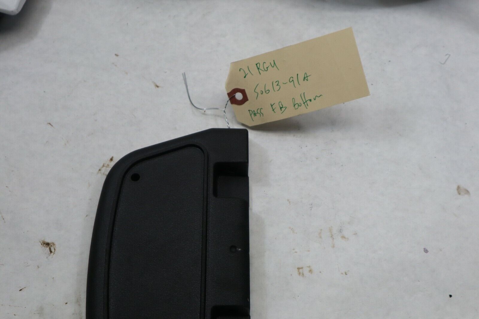 OEM Harley Davidson Passenger Footboard Floorboard Bottom 2021 Roadglide