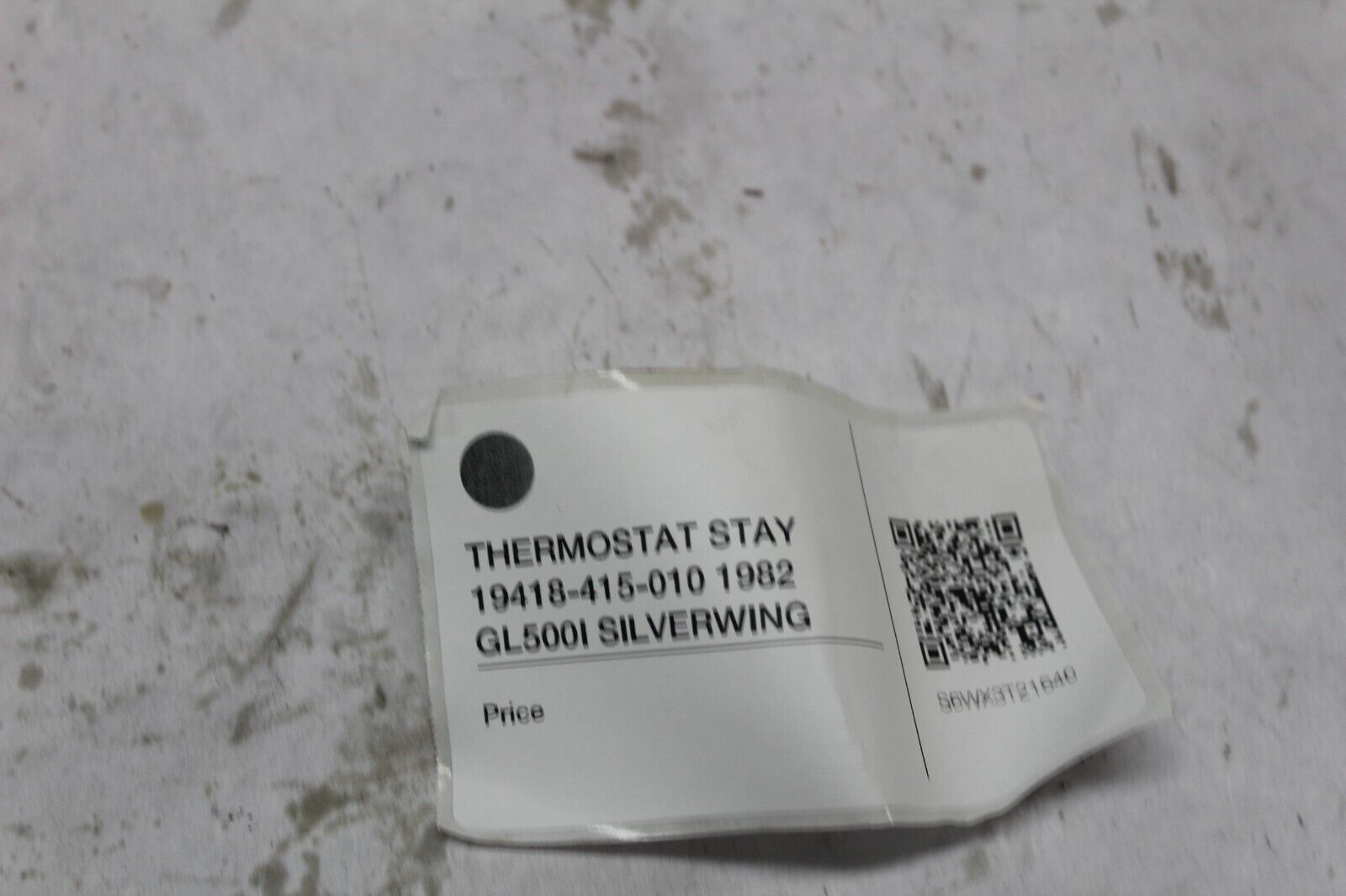 THERMOSTAT STAY 19418-415-010 1982 GL500I SILVERWING